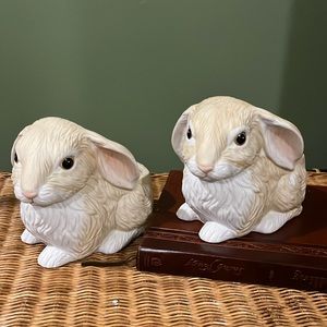 Pair of Vintage Porcelain Bunny Rabbit Planter, matte finish, realistic. #Easter